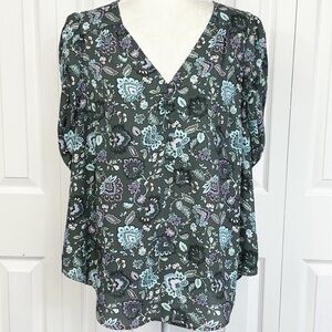 Torrid 1X Gray Floral Paisley Harper Georgette Ruched Sleeve Blouse